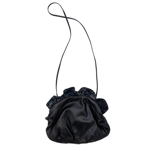 Vintage 80s Miriam Black Leather Ruffle Trim Textured Beaded Clam Shell Purse - Picture 2 of 10